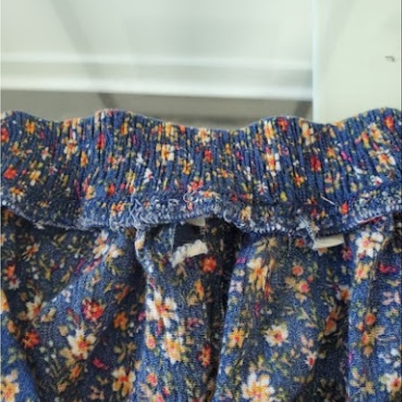 Matching set American eagle with button down top and soft shorts - Picture 8 of 11